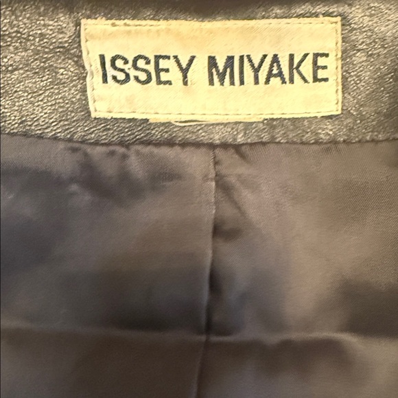 Issey Miyake Vintage woven leather Black Textured Jacket with Bow Closures - Picture 8 of 9